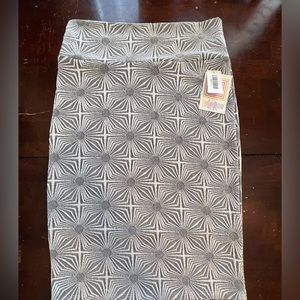 NWT - LulaRoe Pattern Skirt